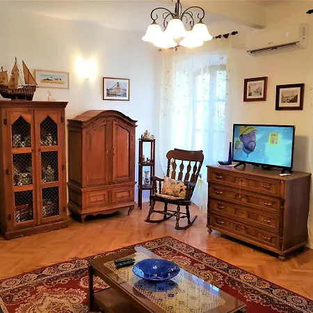 Noemi Appartamento Pola