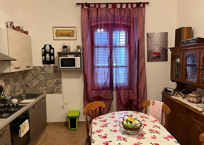 Noemi 아파트 풀라