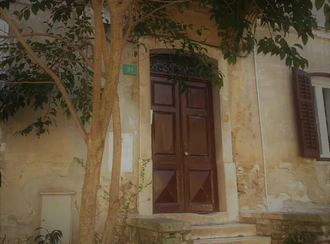 Noemi 아파트 풀라